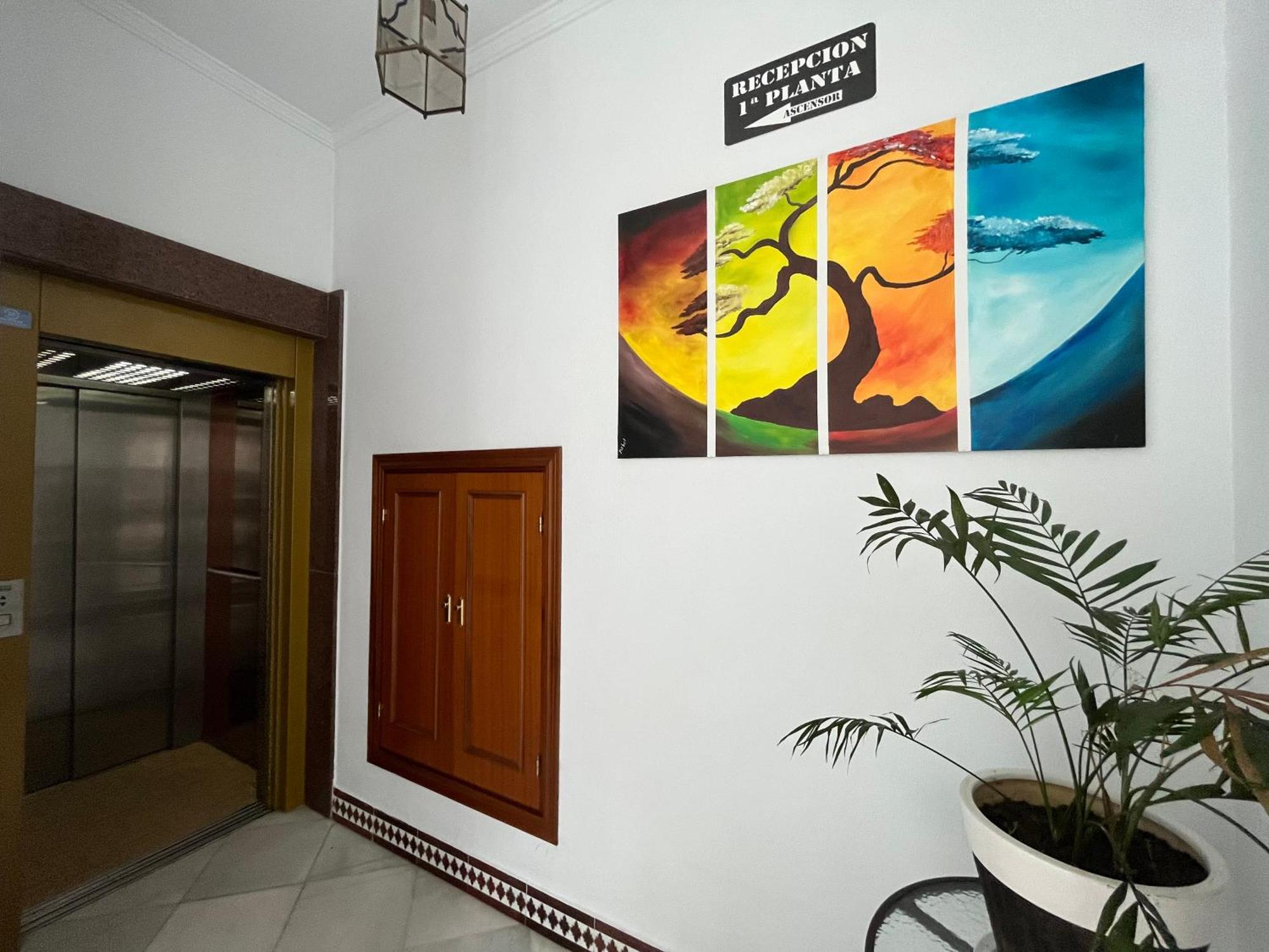 Hostel Conil 科尼尔-德拉弗龙特拉 外观 照片